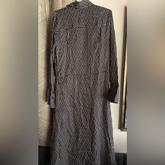COS Maxi Dress Long Sleeve Black/ White Pockets Buttons Sz 4 - Picture 3 of 8